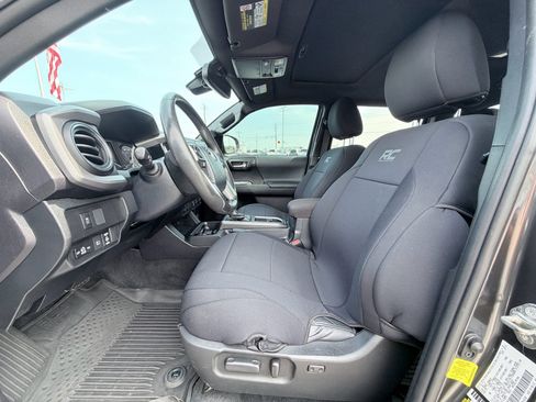 Used 2020 Toyota Tacoma TRD Sport w/ TRD Premium Sport Package RWD image 22