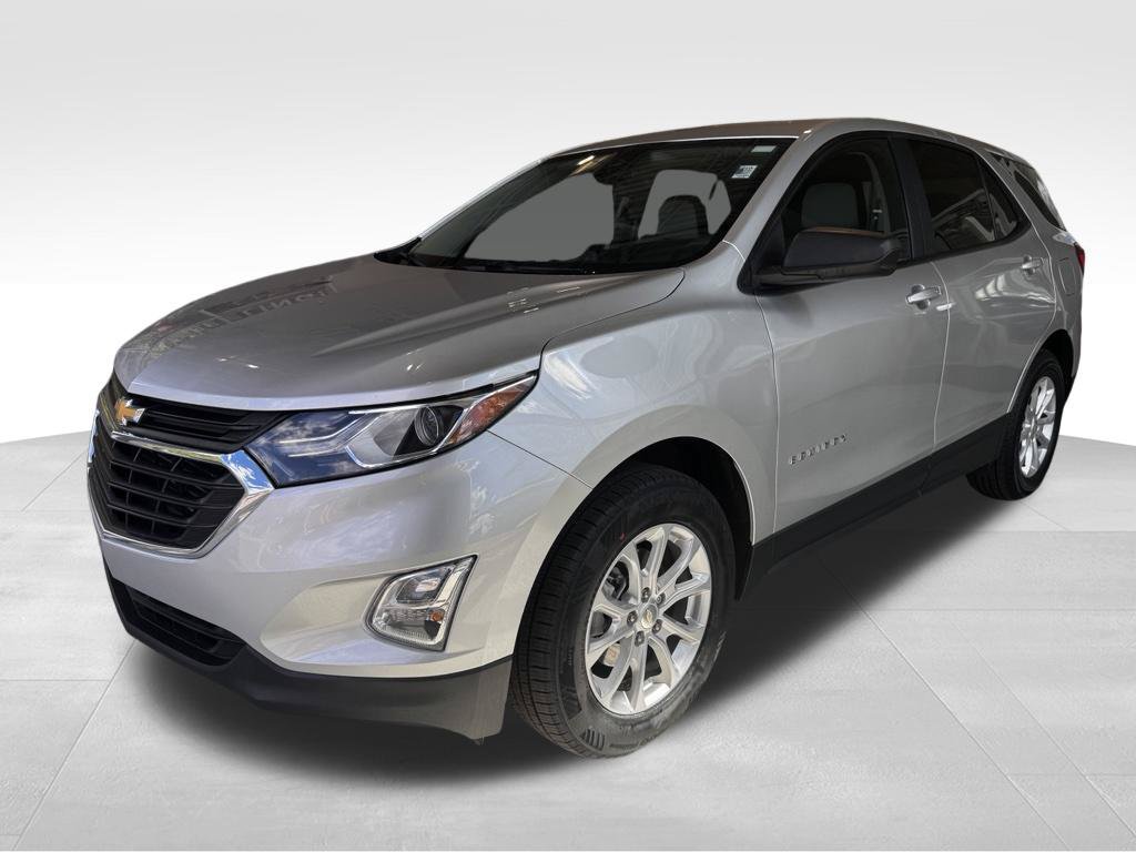 Used 2021 Chevrolet Equinox LS w/ LS Convenience Package AWD/4WD image 3