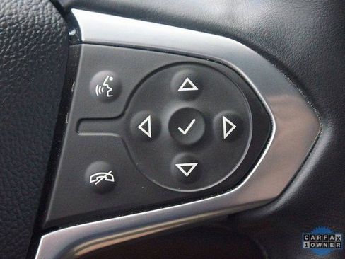 Certified 2023 Chevrolet Traverse LT w/ Rear Camera Mirror Package image 28