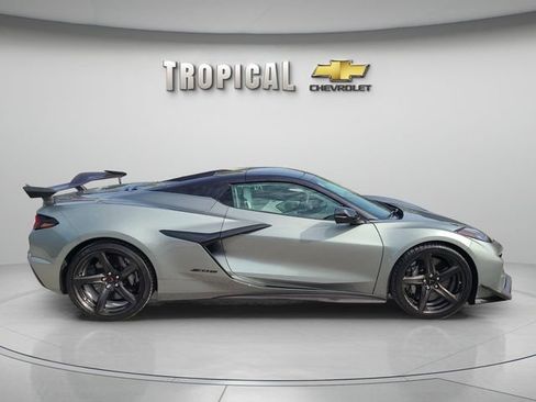 Used 2024 Chevrolet Corvette Z06 RWD image 6