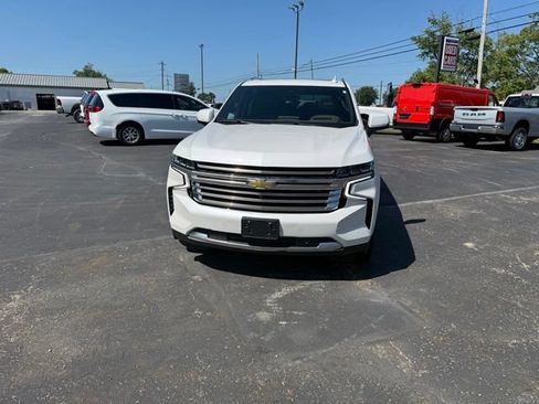 Used 2024 Chevrolet Suburban High Country AWD/4WD image 2