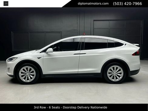 Used 2018 Tesla Model X 75D image 4