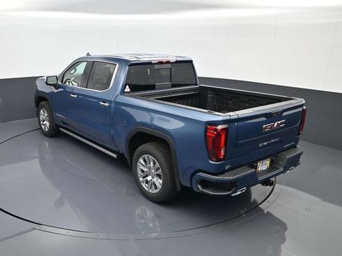 Used 2025 GMC Sierra 1500 Denali AWD/4WD image 19