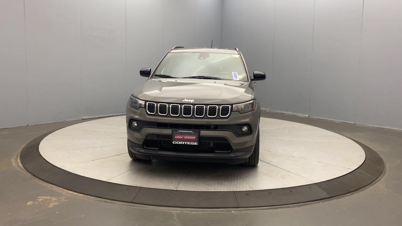 Used 2023 Jeep Compass Latitude AWD/4WD image 8