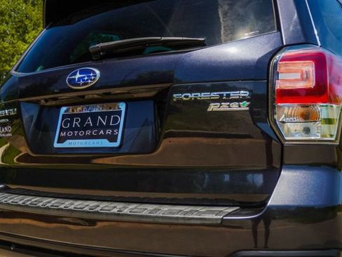 Used 2017 Subaru Forester 2.5i Limited AWD/4WD image 13