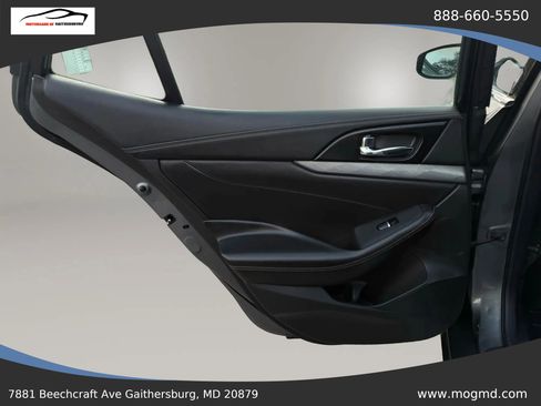 Used 2017 Nissan Maxima 3.5 SV FWD image 21