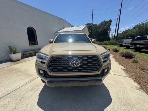 Used 2020 Toyota Tacoma TRD Off-Road AWD/4WD image 3