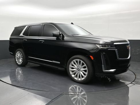 Used 2024 Cadillac Escalade Luxury RWD image 7