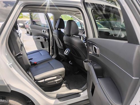 Used 2024 Kia Sorento S w/ Panoramic Sunroof Package FWD image 33