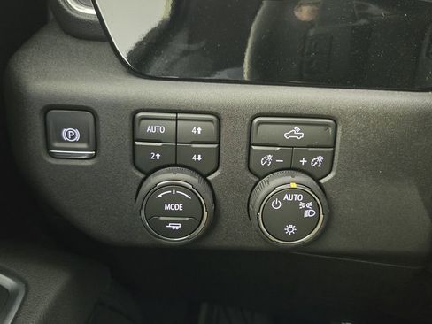 New 2026 Chevrolet Silverado 1500 LT image 22