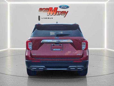 Used 2021 Ford Explorer XLT w/ Equipment Group 202A AWD/4WD image 6