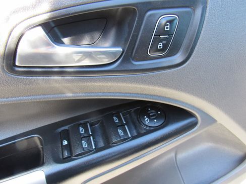 Used 2019 Ford Transit Connect XLT w/ Driver-Assist Package FWD image 11