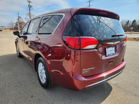 Used 2020 Chrysler Pacifica Touring w/ Cold Weather Group image 7