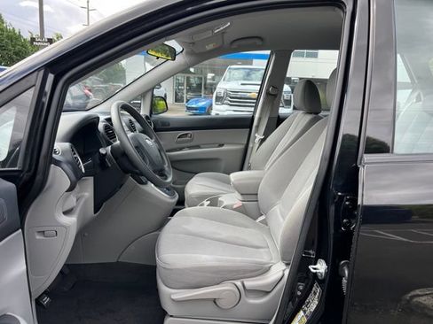 Used 2009 Kia Rondo LX FWD image 18