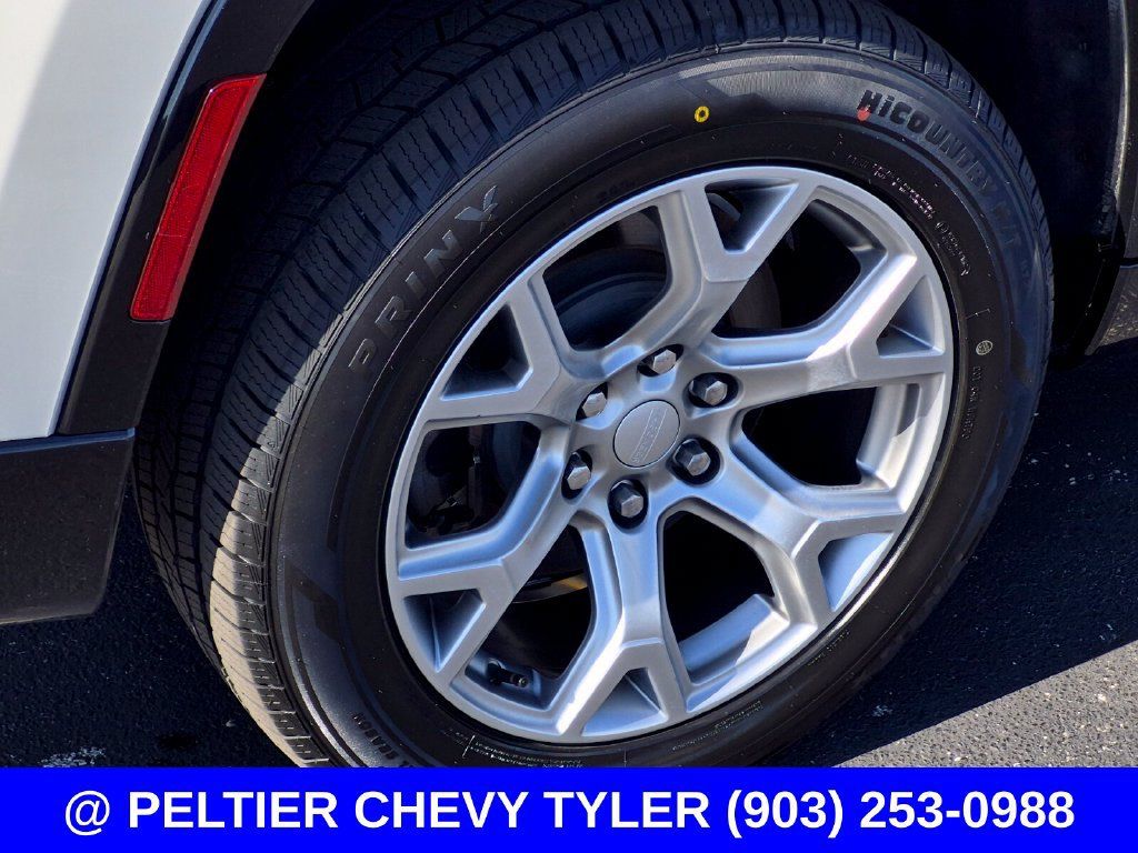 Used 2022 Jeep Wagoneer Series II RWD image 7