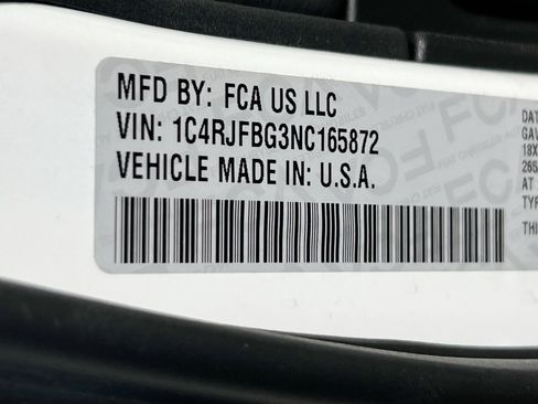 Used 2022 Jeep Grand Cherokee Limited image 31