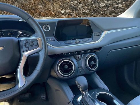 Used 2022 Chevrolet Blazer LT image 5