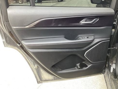 Used 2021 Jeep Grand Cherokee L Laredo image 14