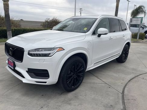 Used 2022 Volvo XC90 T8 Inscription Expression w/ Climate Package AWD/4WD image 4