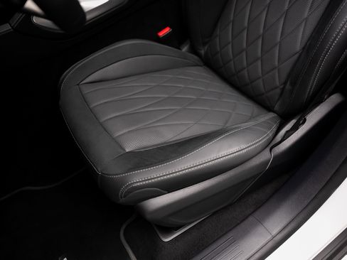 Used 2025 Mercedes-Benz GLS 63 AMG 4MATIC image 69