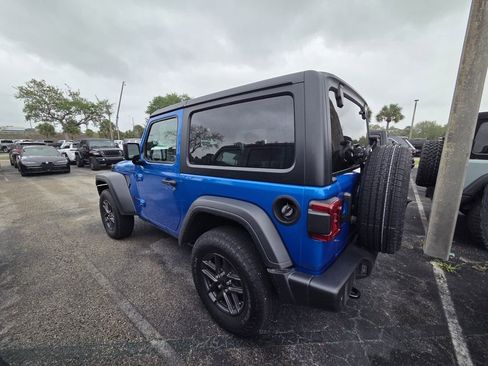 Used 2025 Jeep Wrangler Sport S image 5