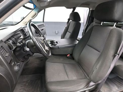 Used 2011 Chevrolet Silverado 2500 LT w/ Interior Plus Package AWD/4WD image 23