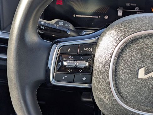 Used 2024 Kia Sorento S image 15