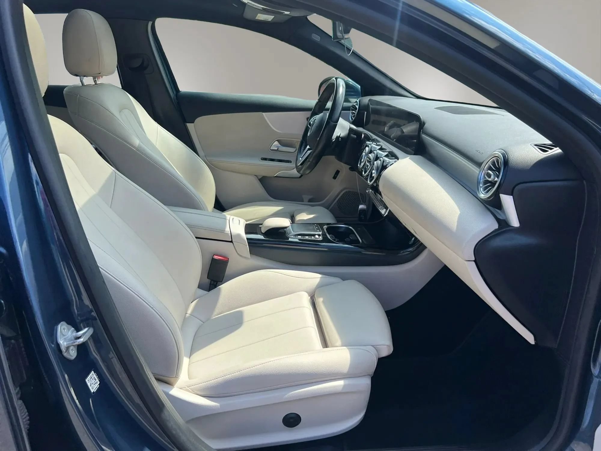 Used 2021 Mercedes-Benz A 220 4MATIC w/ Premium Package image 30