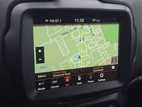 Used 2023 Jeep Renegade Latitude AWD/4WD image 27