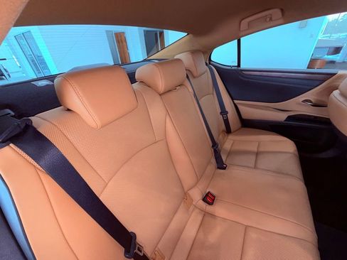 Certified 2022 Lexus ES 350 w/ Premium Package FWD image 14