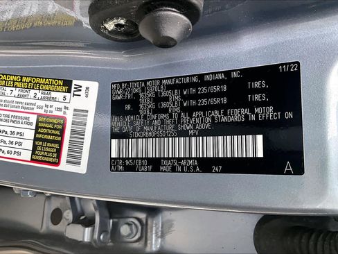 Used 2023 Toyota Highlander XLE AWD/4WD image 37