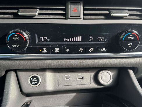 Used 2023 Nissan Rogue SV image 26