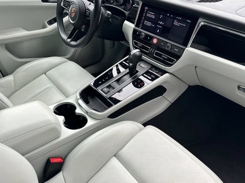 Certified 2023 Porsche Macan S AWD/4WD image 18