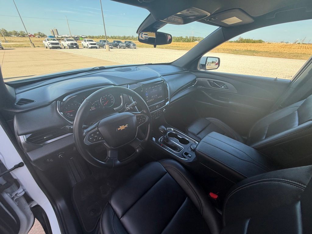 Used 2023 Chevrolet Traverse LT FWD image 13