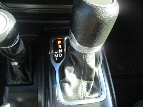 Used 2024 Jeep Wrangler Sport AWD/4WD image 20