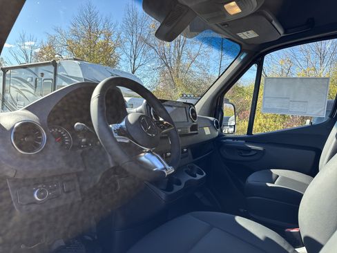 New 2026 Mercedes-Benz Sprinter 2500 image 15