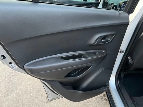 Used 2015 Chevrolet Trax LT image 19