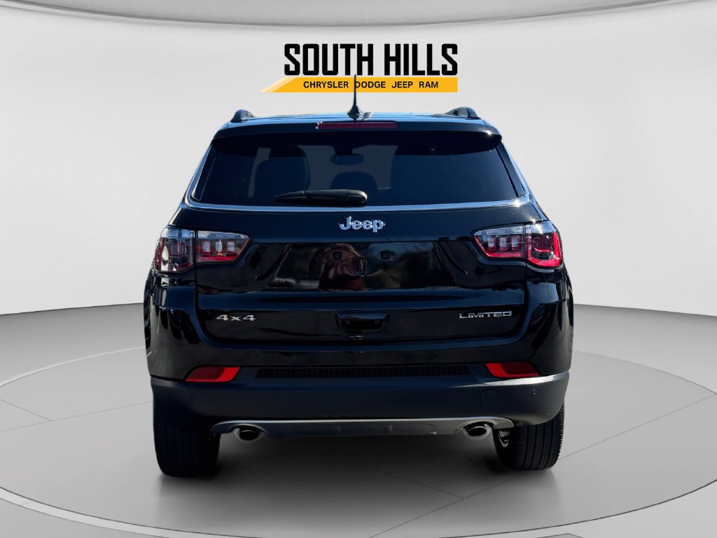 Used 2023 Jeep Compass Limited w/ Sun and Sound Group AWD/4WD image 4