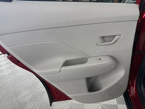 Used 2025 Hyundai Kona SEL image 22