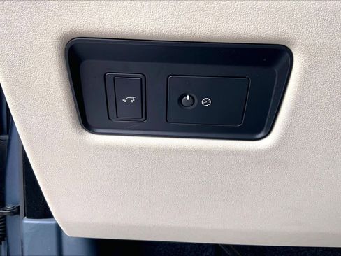 Used 2019 Land Rover Range Rover HSE image 32