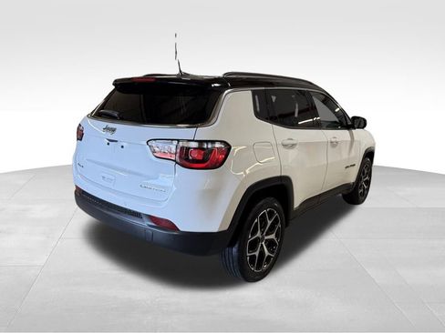 Used 2025 Jeep Compass Limited image 41