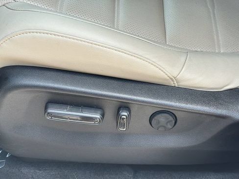 Used 2022 Honda CR-V Touring image 11
