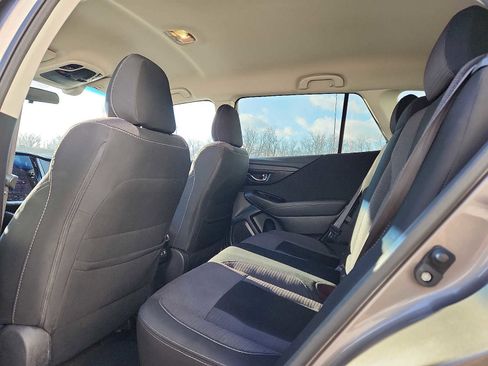 Used 2022 Subaru Outback Premium image 10
