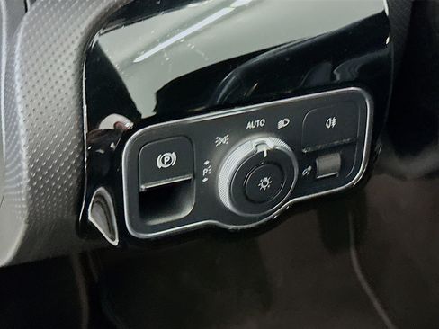 Used 2023 Mercedes-Benz CLA 250 4MATIC image 17