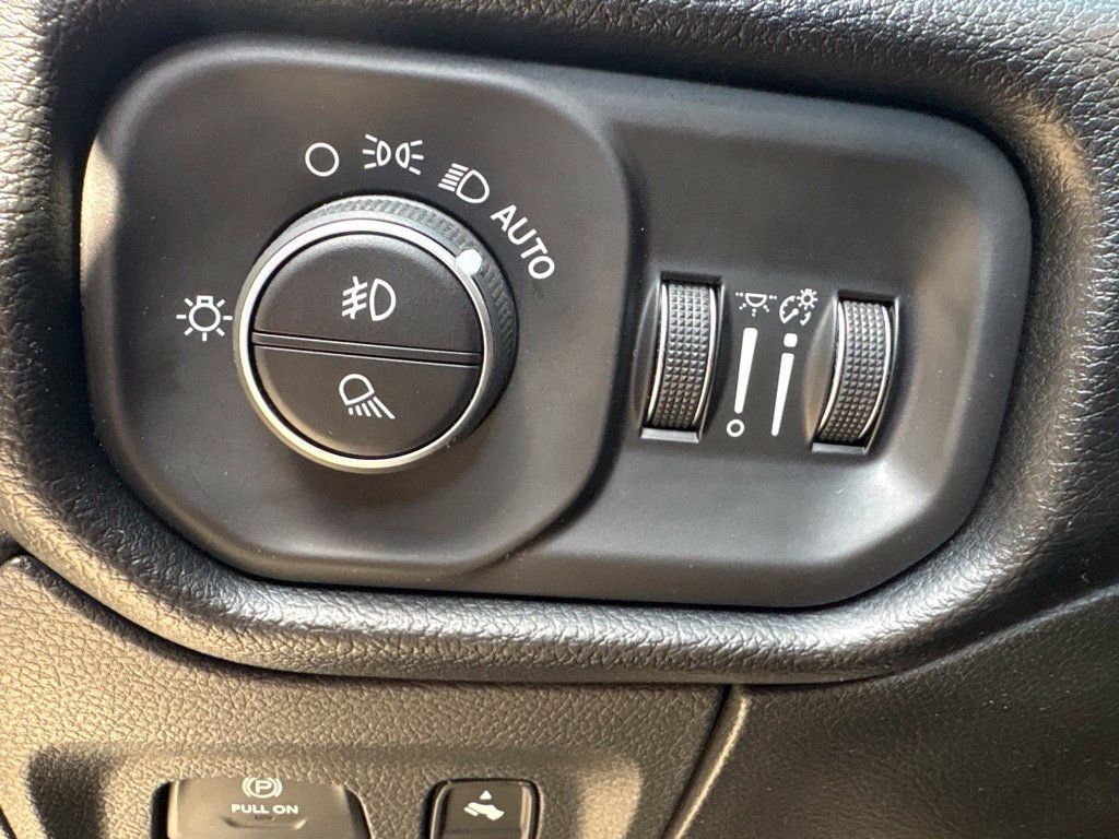 Used 2019 RAM 1500 Big Horn AWD/4WD image 23
