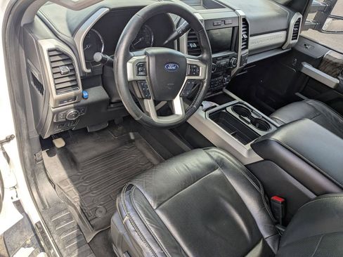 Used 2019 Ford F250 Lariat image 10