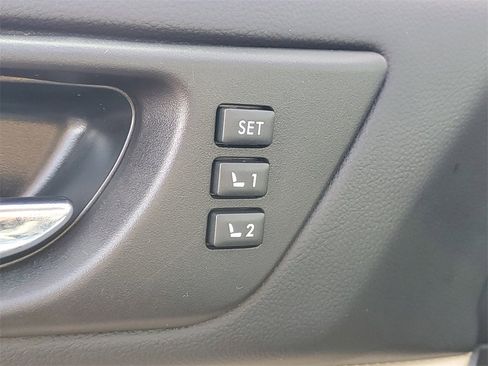 Used 2016 Subaru Legacy 2.5i Limited image 16