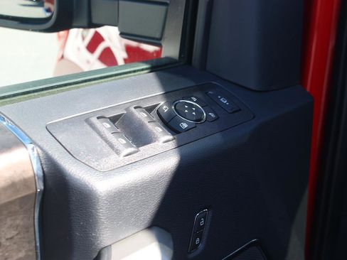 Used 2022 Ford F250 Lariat w/ Chrome Package image 16