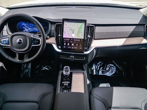 New 2026 Volvo XC90 T8 Plus AWD/4WD image 12