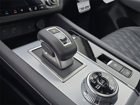 New 2025 Mitsubishi Outlander SEL image 21